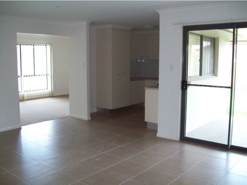 4 Chatterton Blv, Gracemere QLD 4702