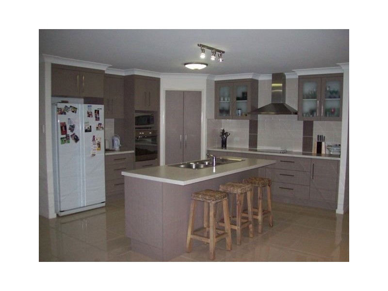 21 Robertson Road, Gracemere QLD 4702