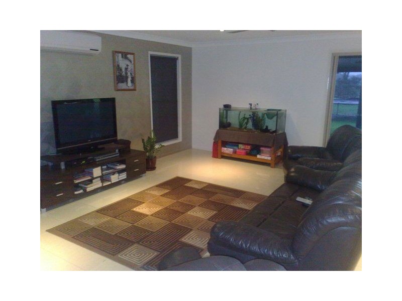 21 Robertson Road, Gracemere QLD 4702