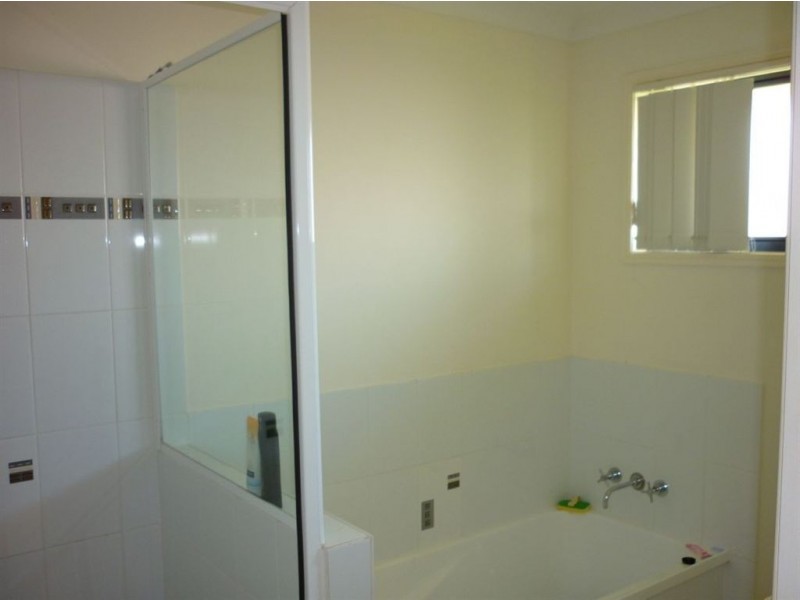 4 RILEY DRIVE, Gracemere QLD 4702