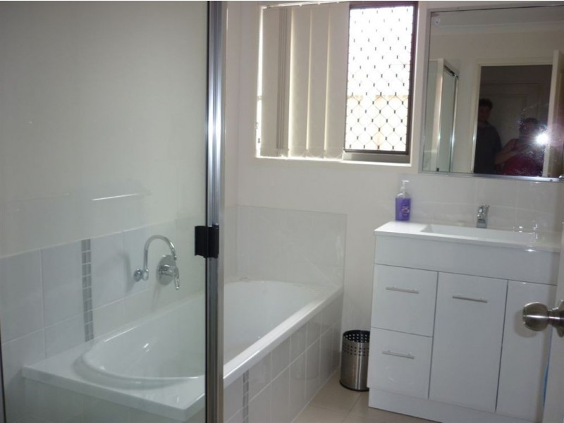 9 Doongarra Ave, Gracemere QLD 4702