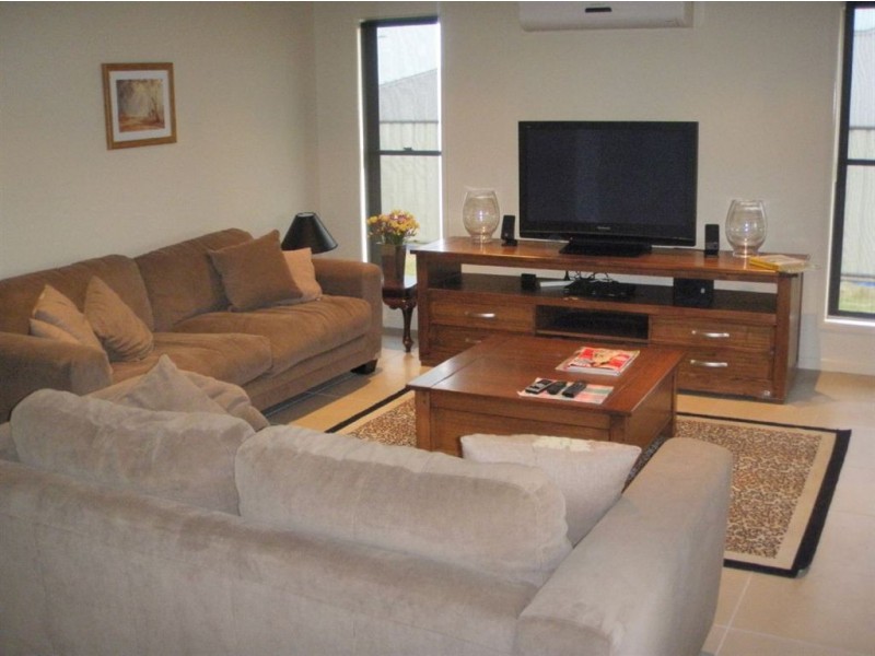 22 Broadhurst Dv, Gracemere QLD 4702