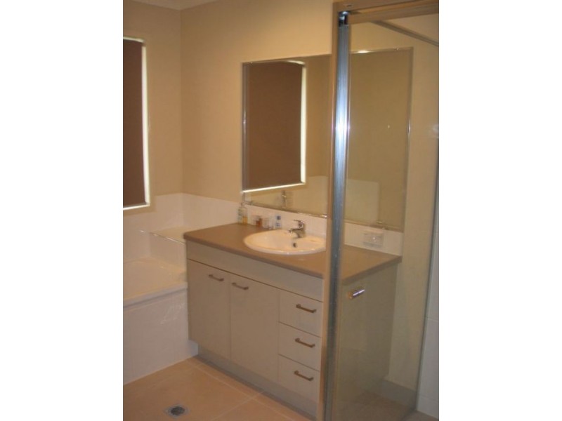 22 Broadhurst Dv, Gracemere QLD 4702