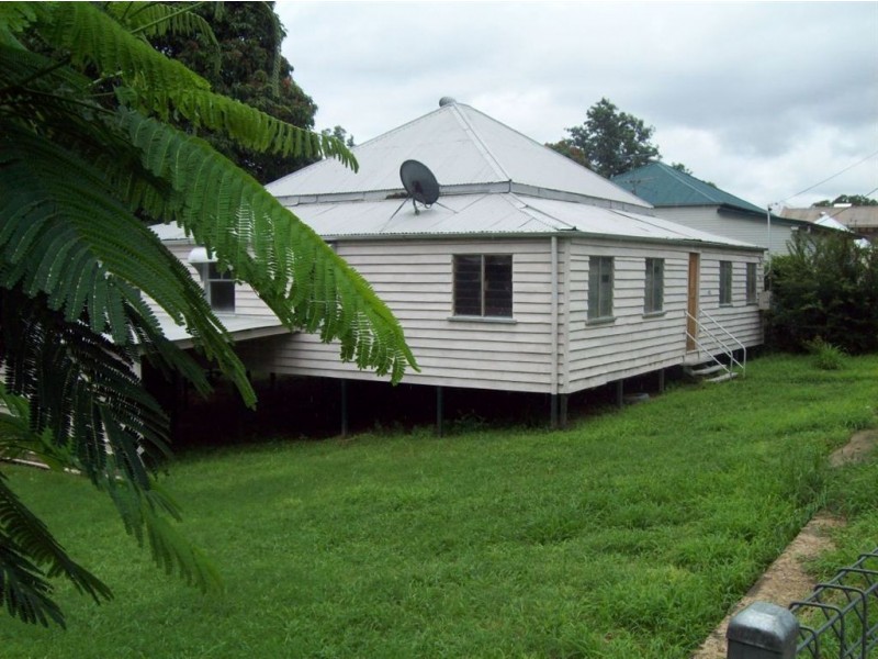 112 James, Mount Morgan QLD 4714
