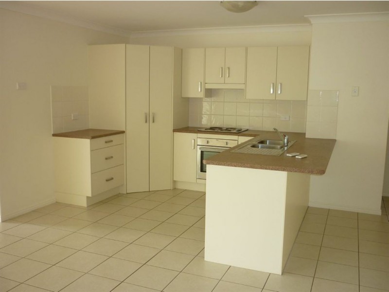 8 Seonaid Place, Gracemere QLD 4702