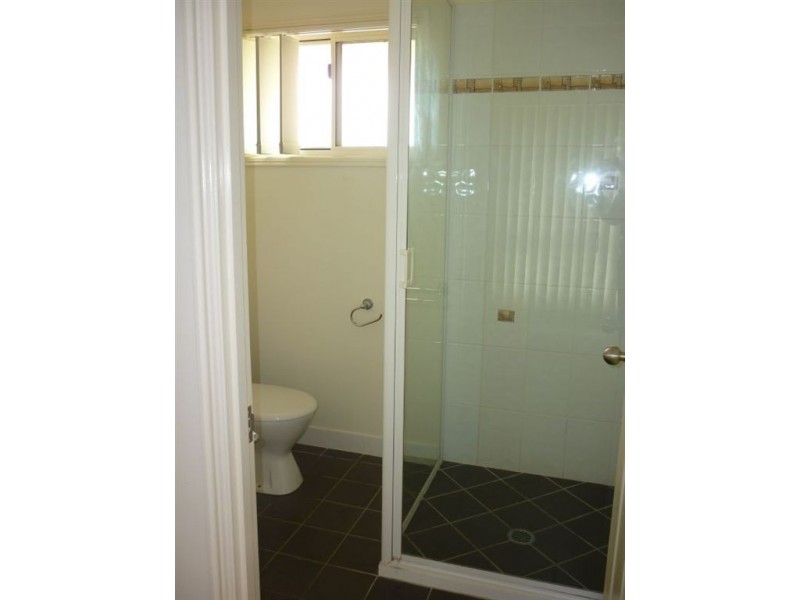 8 Seonaid Place, Gracemere QLD 4702