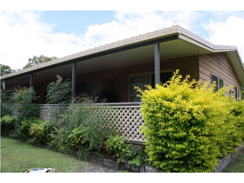 33 Racecourse Road, Mount Morgan QLD 4714