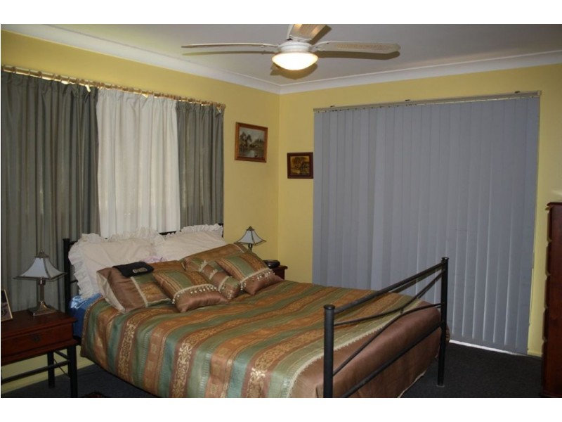 33 Racecourse Road, Mount Morgan QLD 4714