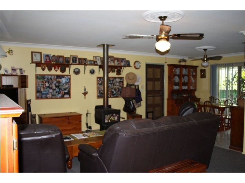 33 Racecourse Road, Mount Morgan QLD 4714