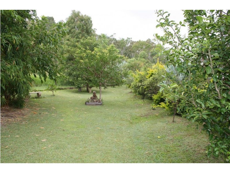 33 Racecourse Road, Mount Morgan QLD 4714