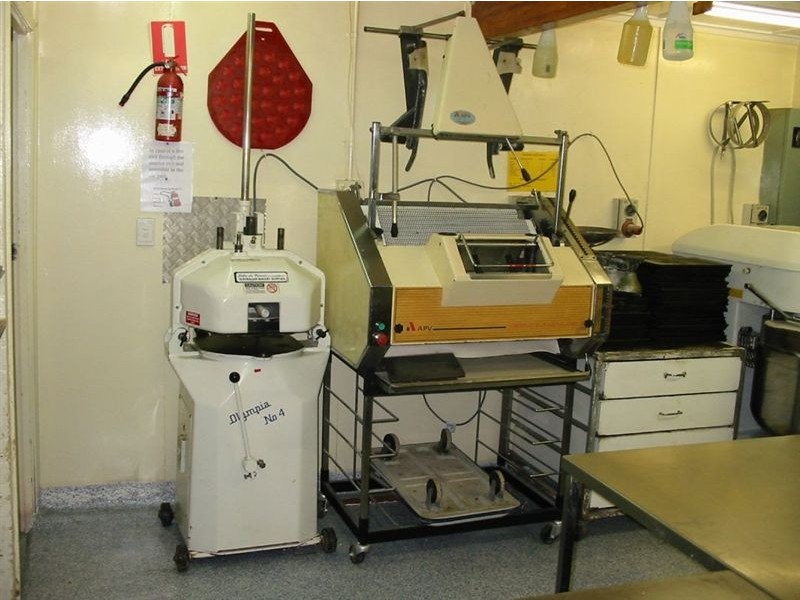 8 Railway Street, Blackwater QLD 4717