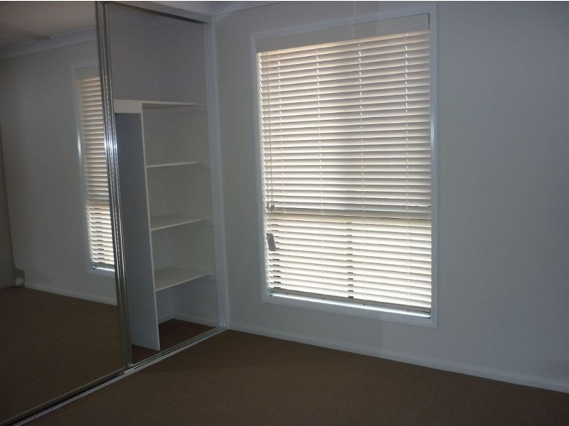 8 Poinciana Place, Gracemere QLD 4702