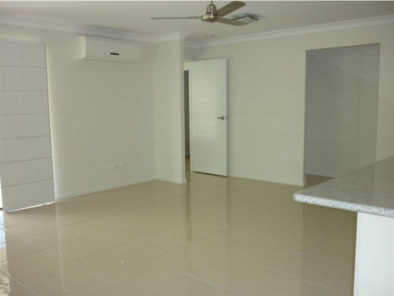 8 Poinciana Place, Gracemere QLD 4702