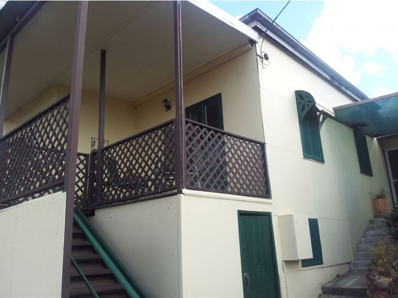 30 West Street, Mount Morgan QLD 4714