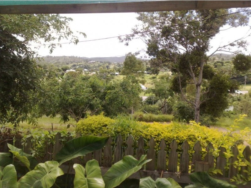 30 West Street, Mount Morgan QLD 4714