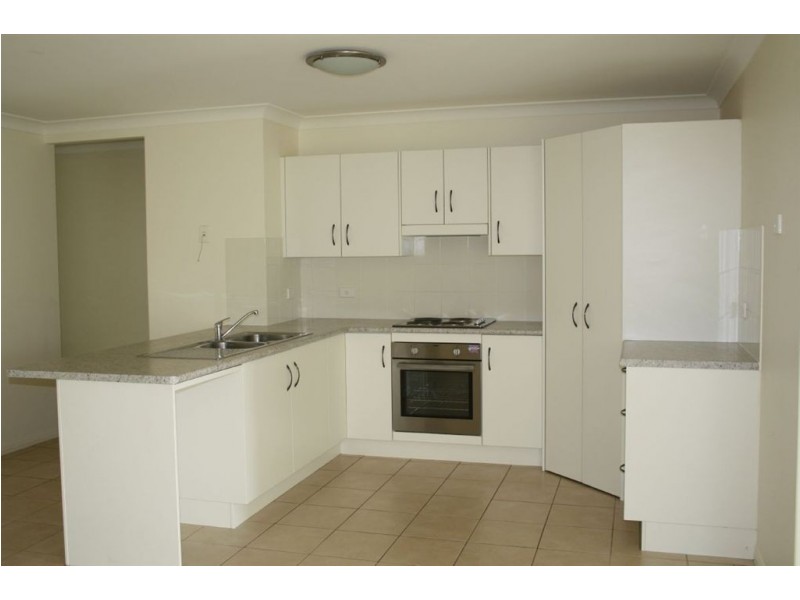 19 Seonaid Place, Gracemere QLD 4702