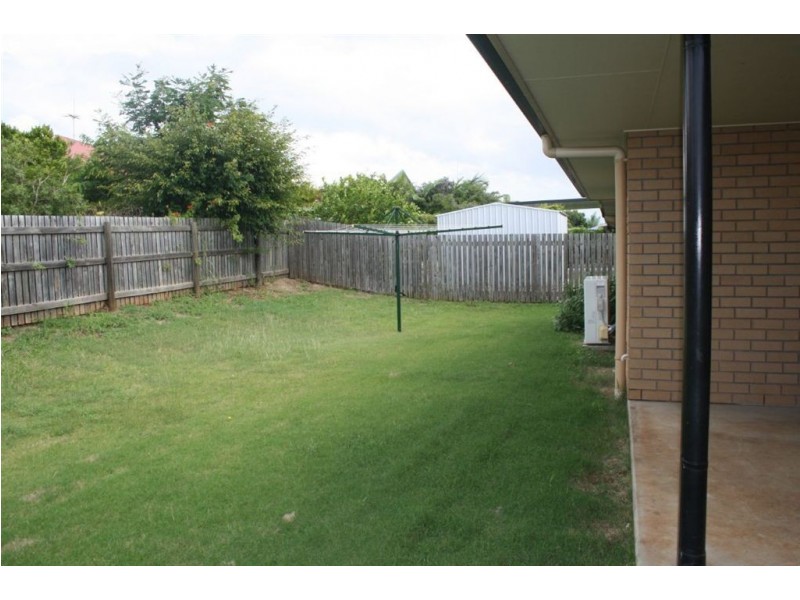19 Seonaid Place, Gracemere QLD 4702