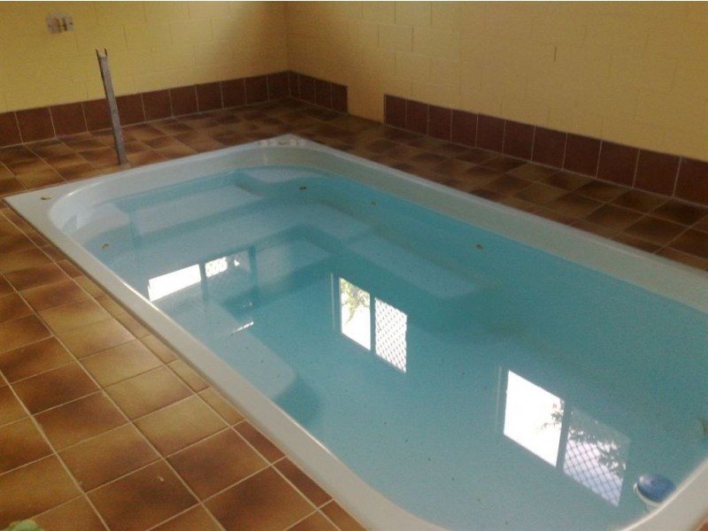 110 james, Mount Morgan QLD 4714