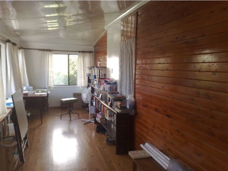 110 james, Mount Morgan QLD 4714