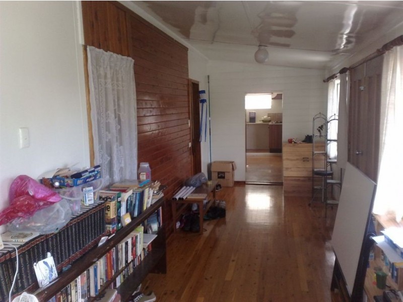 110 james, Mount Morgan QLD 4714