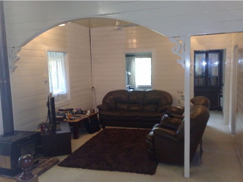 110 james, Mount Morgan QLD 4714