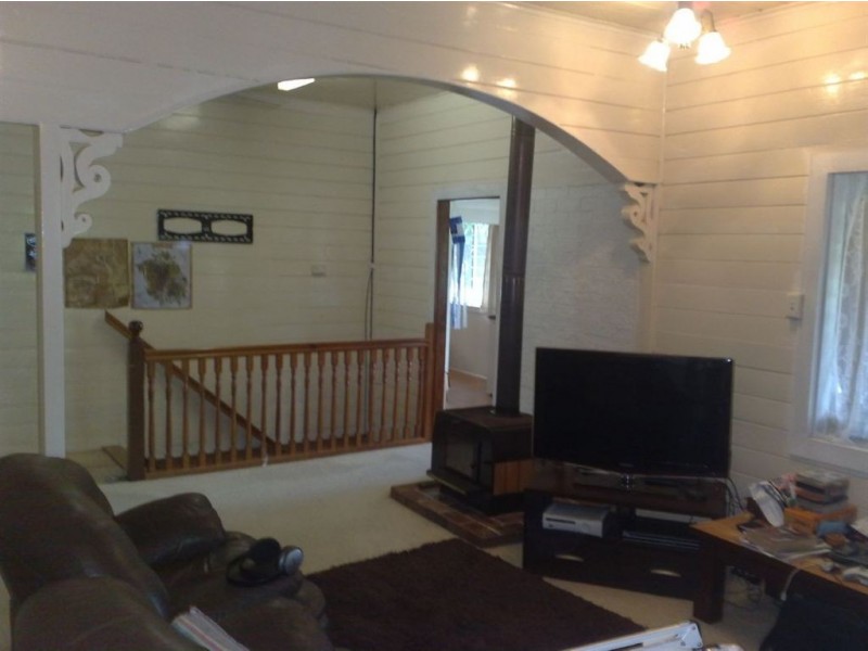 110 james, Mount Morgan QLD 4714