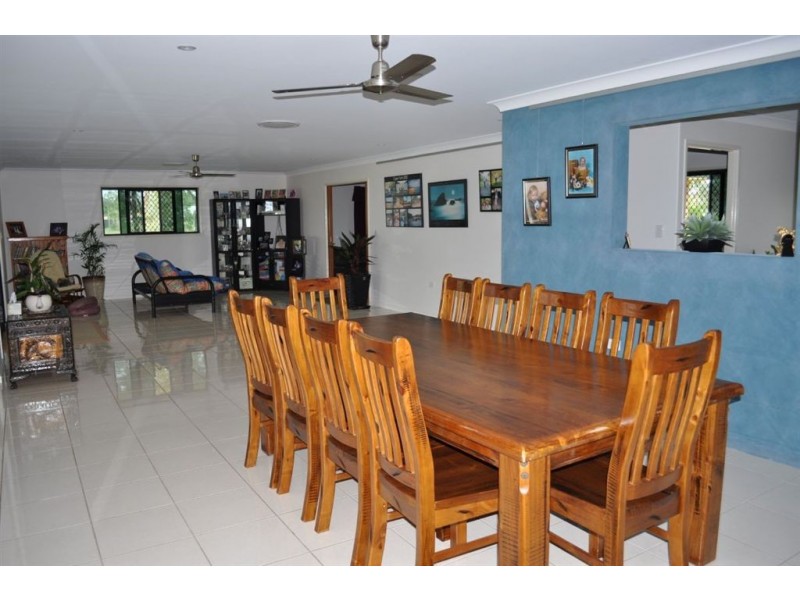 25 Latimer Av, Gracemere QLD 4702