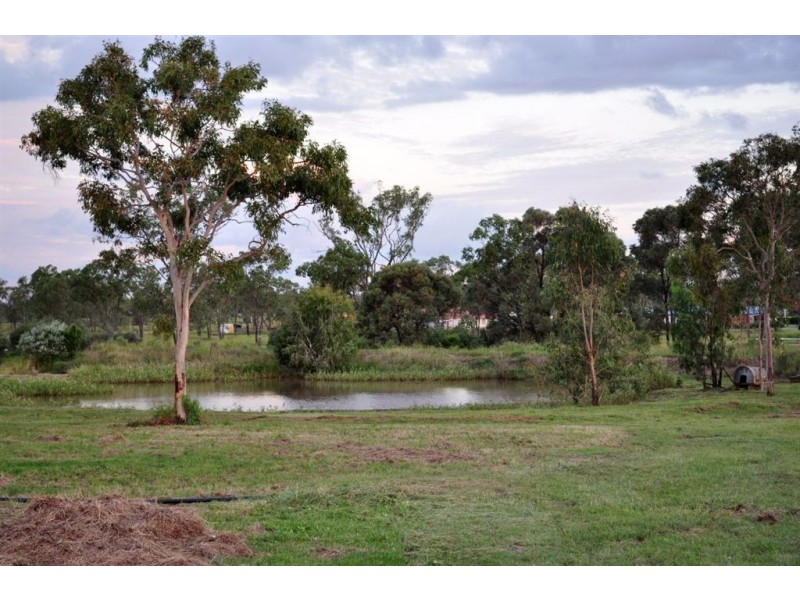 25 Latimer Av, Gracemere QLD 4702