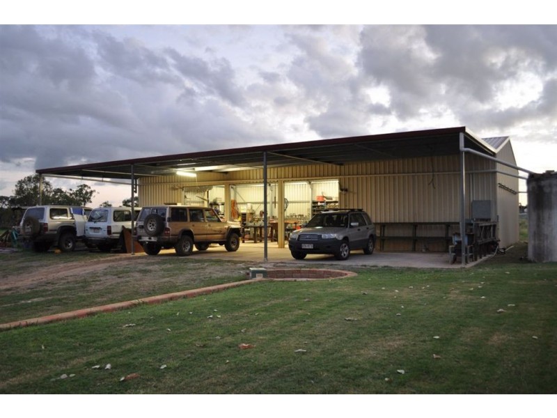 25 Latimer Av, Gracemere QLD 4702
