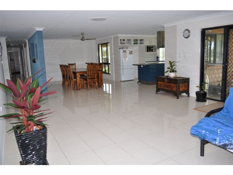 25 Latimer Av, Gracemere QLD 4702