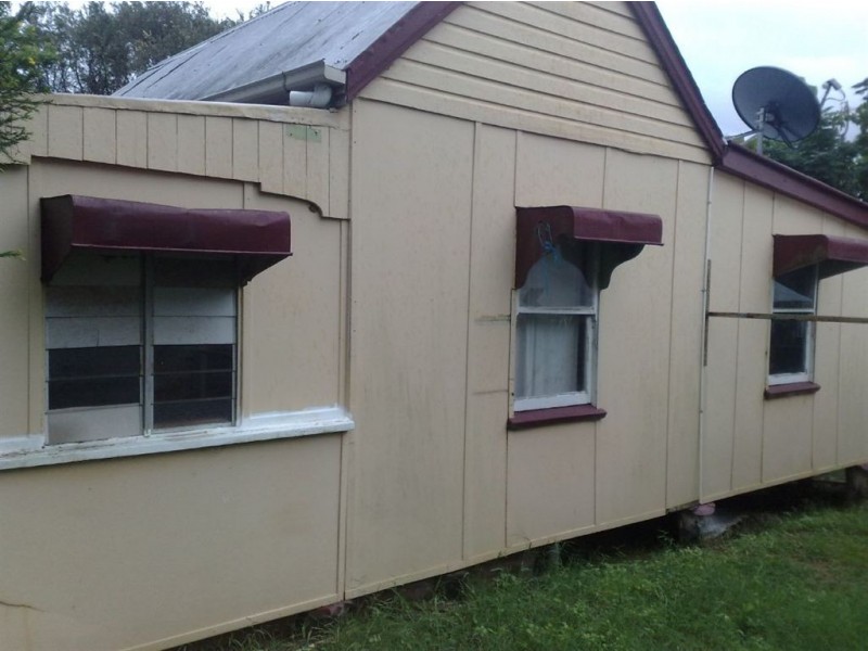 31 Crown Street, Mount Morgan QLD 4714