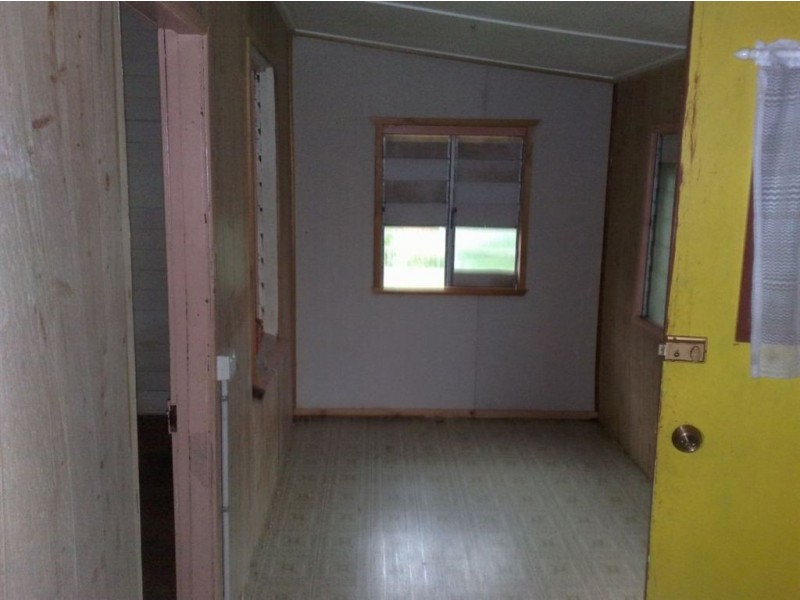 31 Crown Street, Mount Morgan QLD 4714