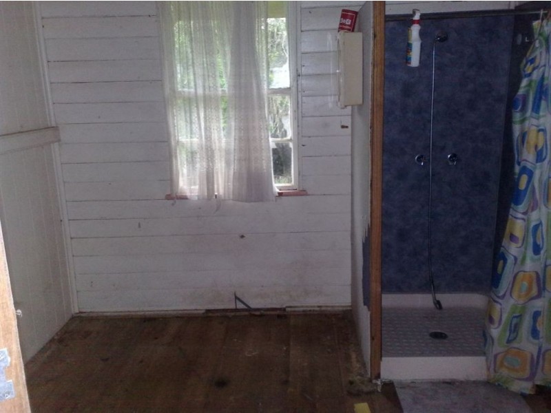 31 Crown Street, Mount Morgan QLD 4714