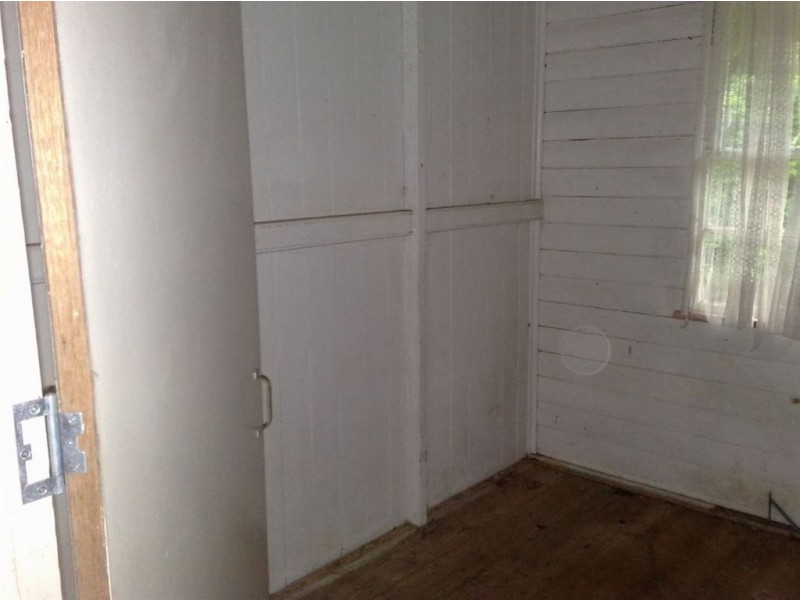 31 Crown Street, Mount Morgan QLD 4714