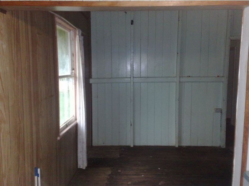 31 Crown Street, Mount Morgan QLD 4714