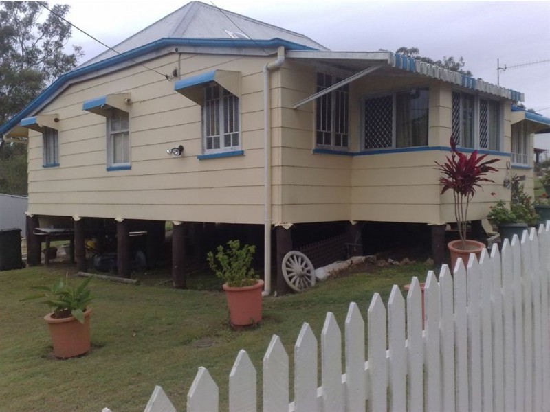 8 Clarence Street, Mount Morgan QLD 4714