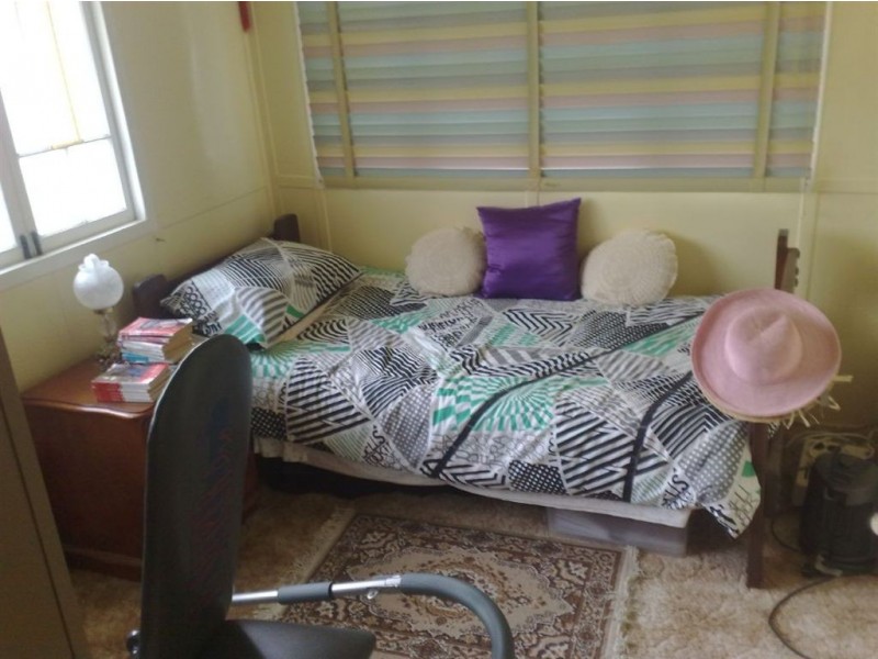 8 Clarence Street, Mount Morgan QLD 4714