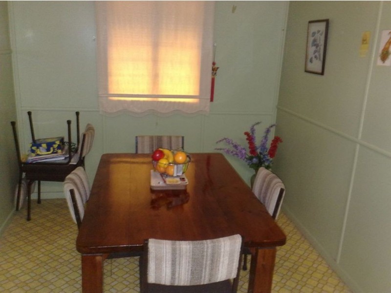 8 Clarence Street, Mount Morgan QLD 4714