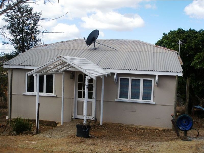 23 West Street, Mount Morgan QLD 4714