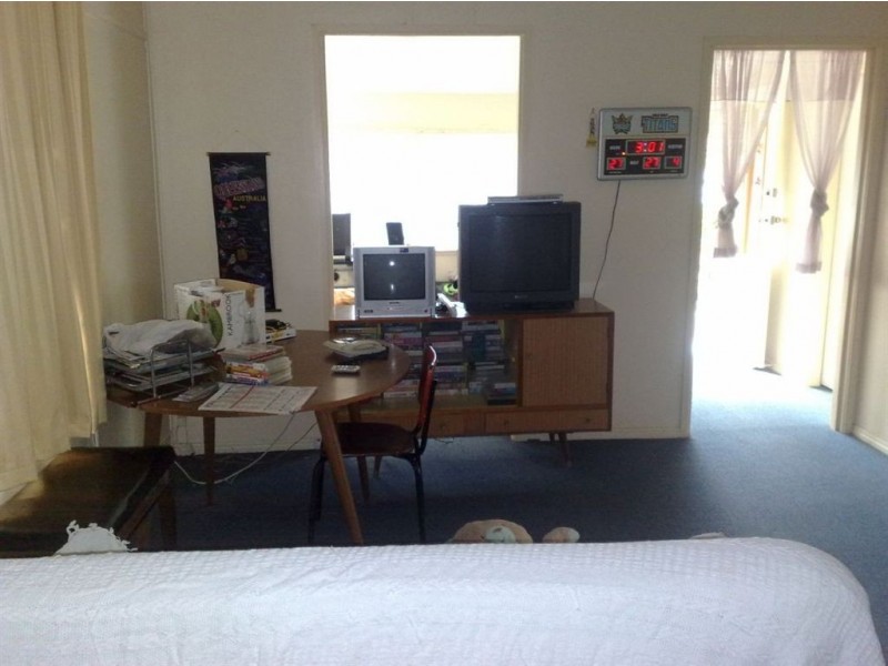 8 river, Mount Morgan QLD 4714