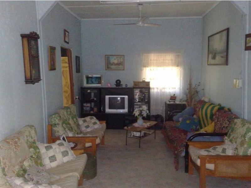 9 McFarlane st, Mount Morgan QLD 4714