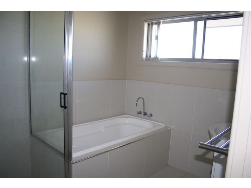 37 LILLYPILLY AVENUE, Gracemere QLD 4702