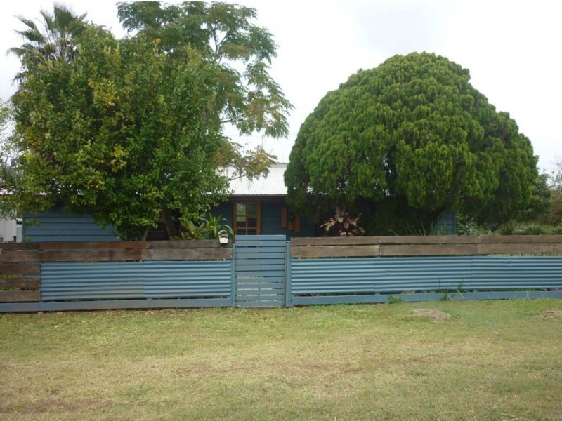 17 Grey street, Mount Morgan QLD 4714
