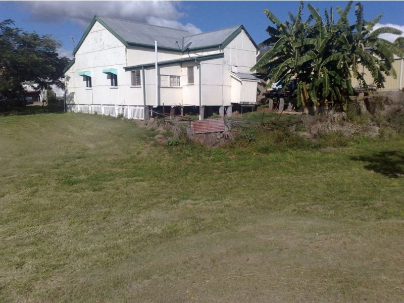 112 East Street, Mount Morgan QLD 4714