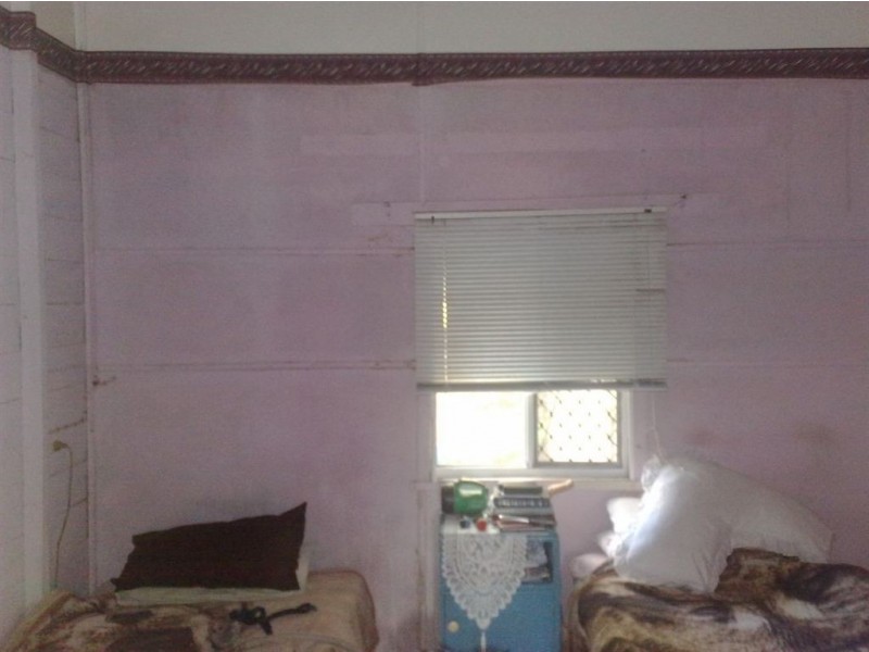 112 East Street, Mount Morgan QLD 4714