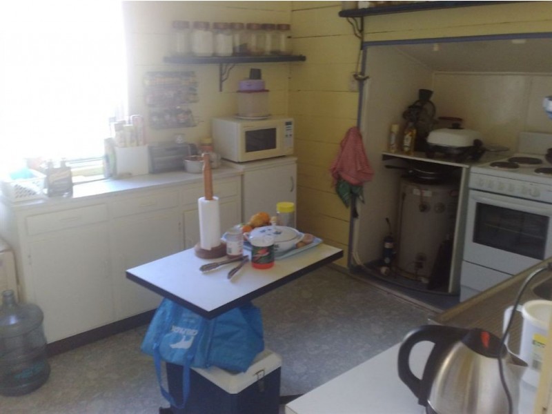 112 East Street, Mount Morgan QLD 4714