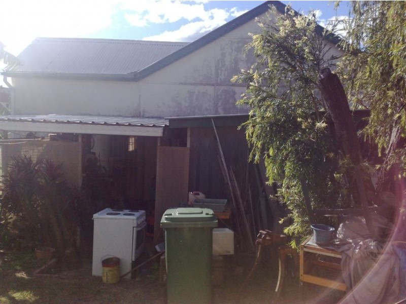 112 East Street, Mount Morgan QLD 4714