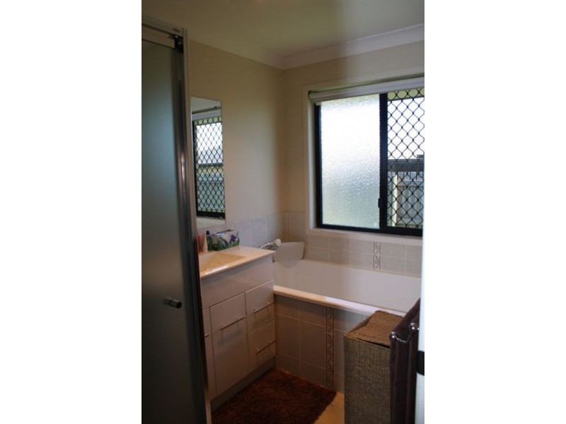 11 Rosella Drive, Gracemere QLD 4702