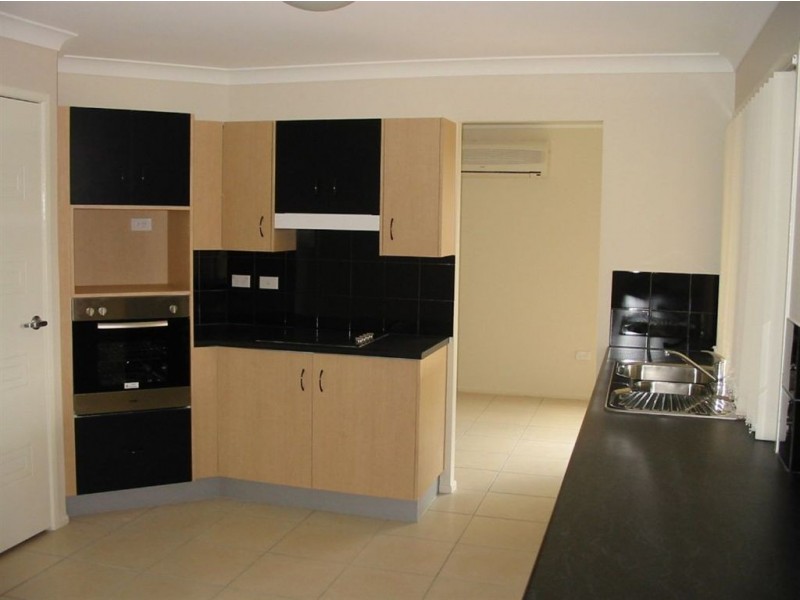 27 Sunrise Crescent, Gracemere QLD 4702