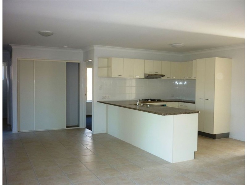 37 Riley Drive, Gracemere QLD 4702